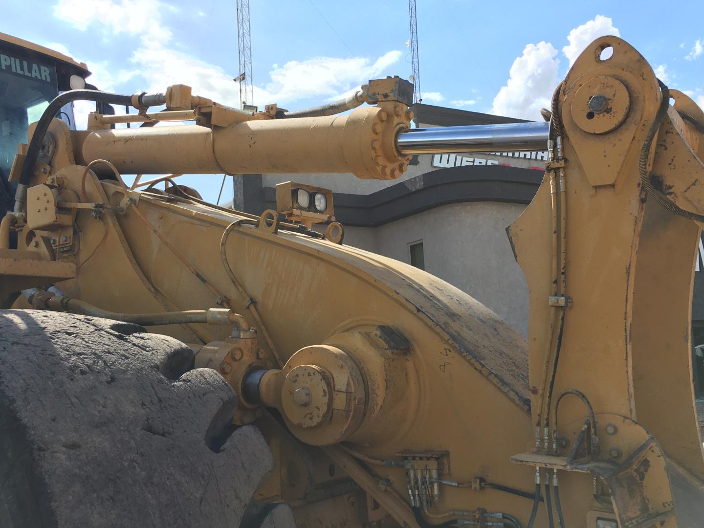 ./imagenes/INVOICE/2019/16760/CARGADOR FRONTAL 988G (16).JPG